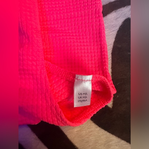 Urban Outfitters sporty top - Picture 5 of 7